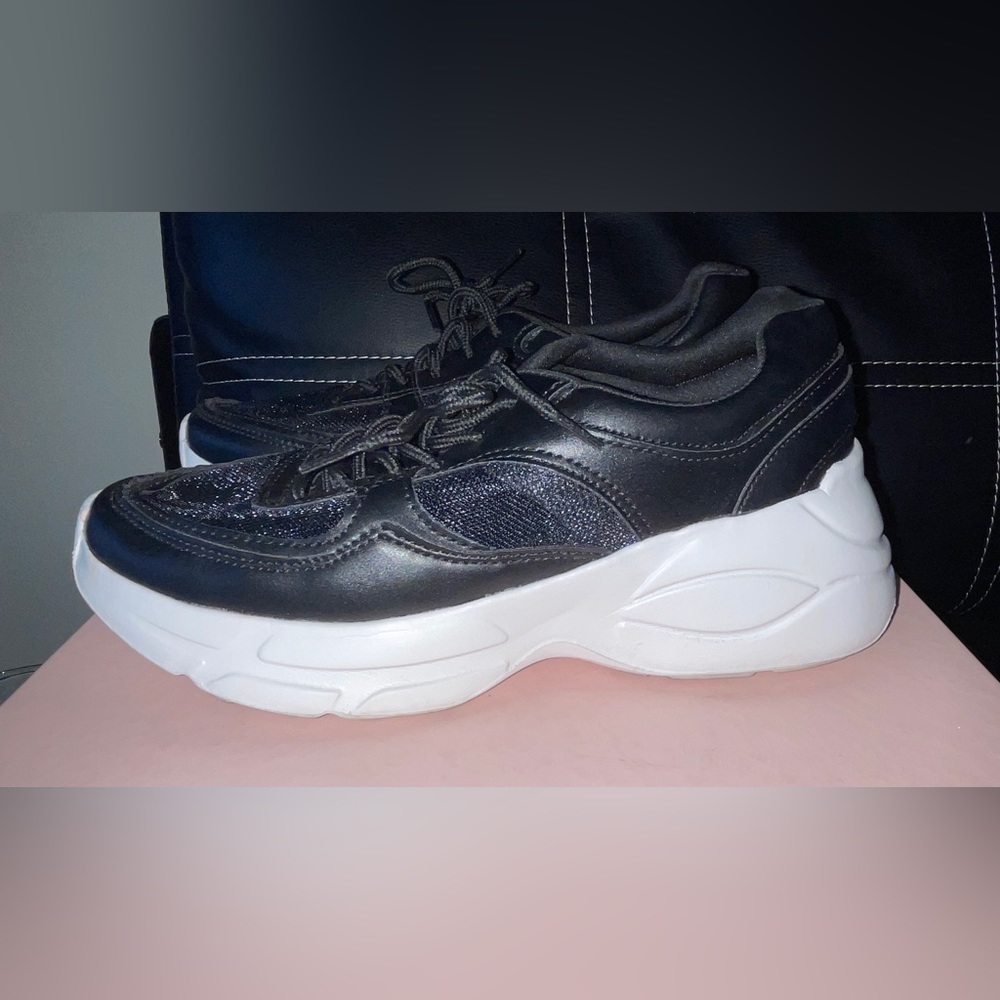 cape robbin sneakers women's